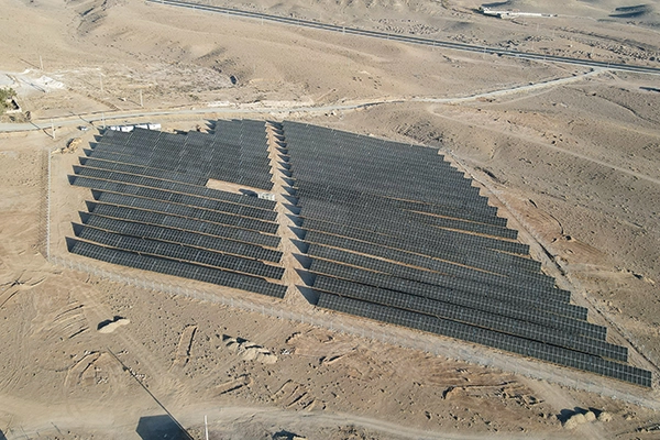 نیروگاه خورشیدی ساوه 1 طراز ناهید